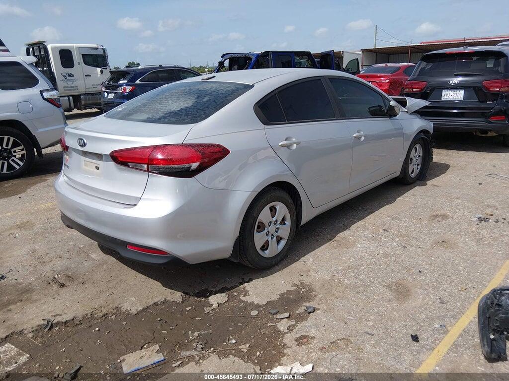 3KPFK4A77JE200180 2018 KIA FORTE photo no. 4