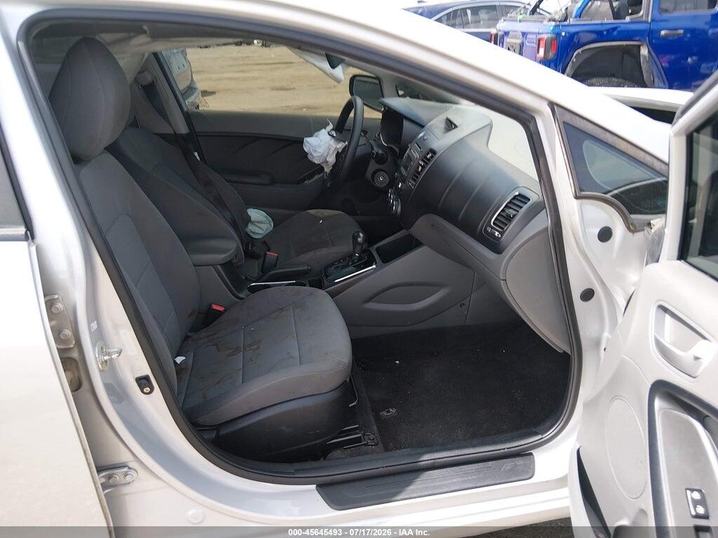 3KPFK4A77JE200180 2018 KIA FORTE photo no. 5