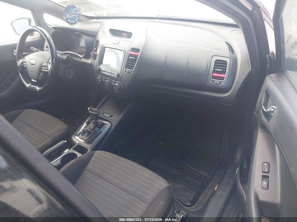 3KPFL4A77JE221866 2018 KIA FORTE photo no. 5
