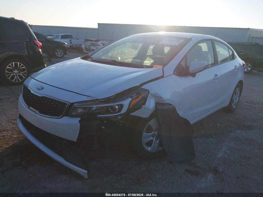 3KPFL4A74JE259653 2018 KIA FORTE photo no. 2