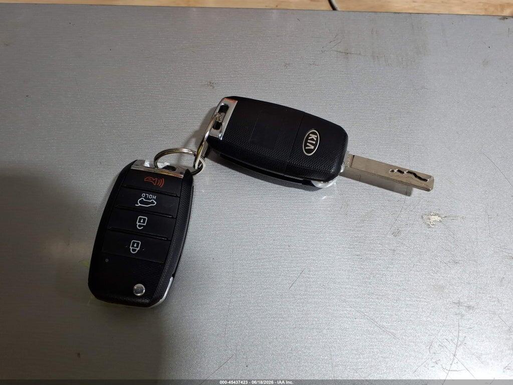 KNDCB3LC6J5160693 2018 KIA NIRO photo no. 11