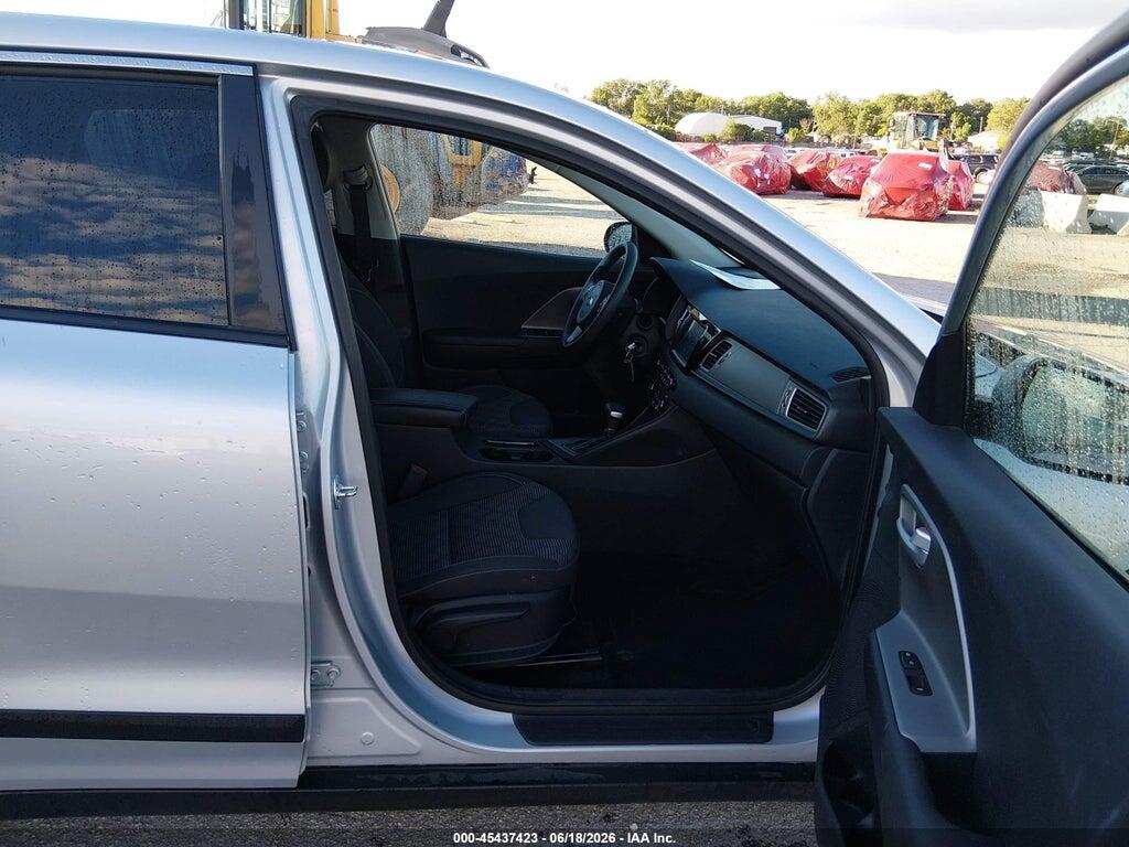 KNDCB3LC6J5160693 2018 KIA NIRO photo no. 5