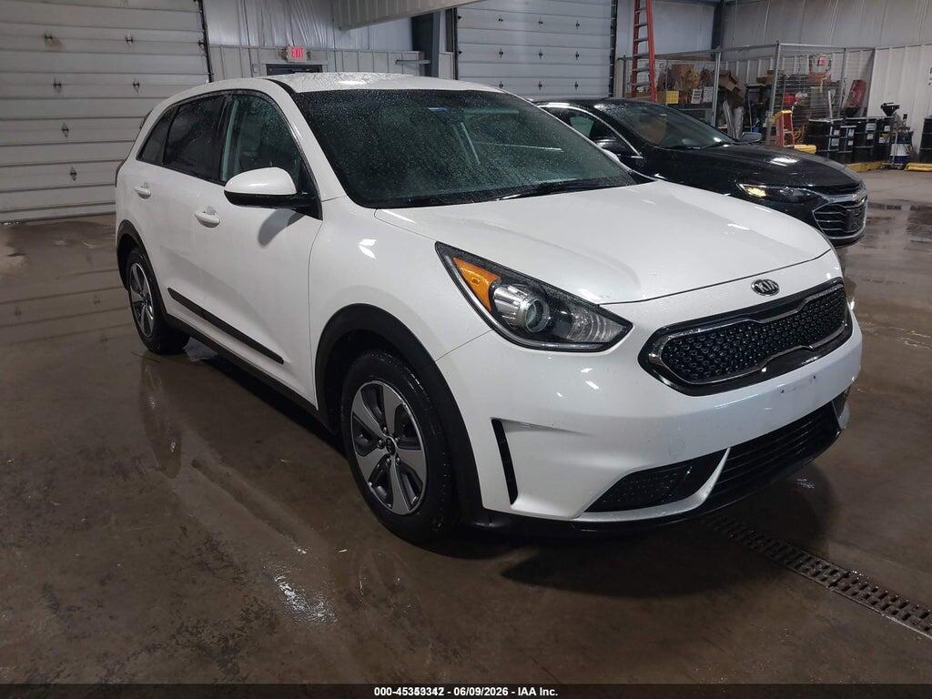 KNDCB3LC2J5158262 2018 KIA NIRO photo no. 1