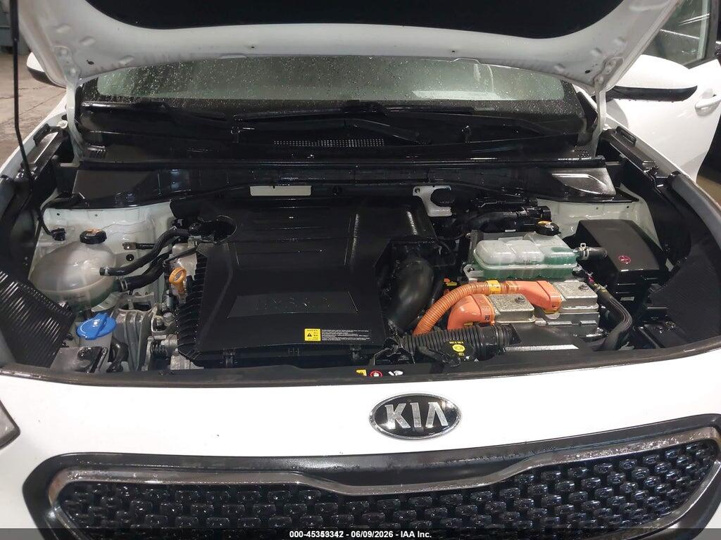 KNDCB3LC2J5158262 2018 KIA NIRO photo no. 10