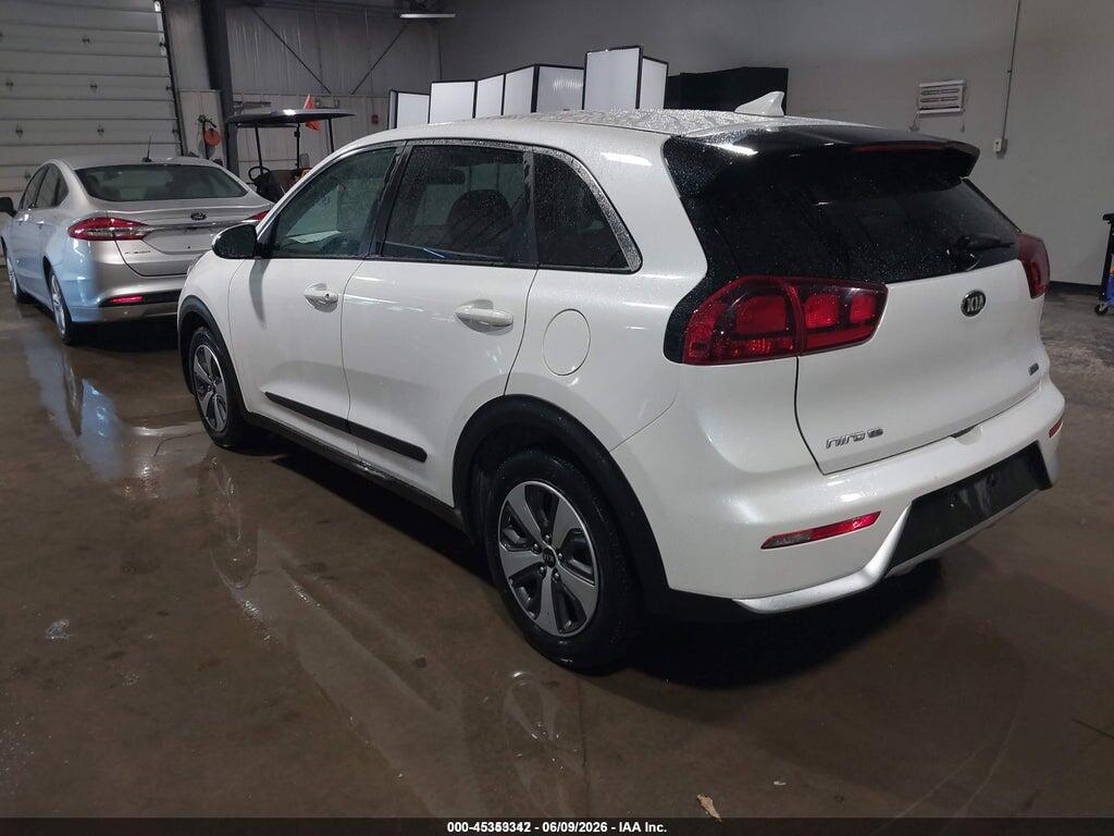 KNDCB3LC2J5158262 2018 KIA NIRO photo no. 3