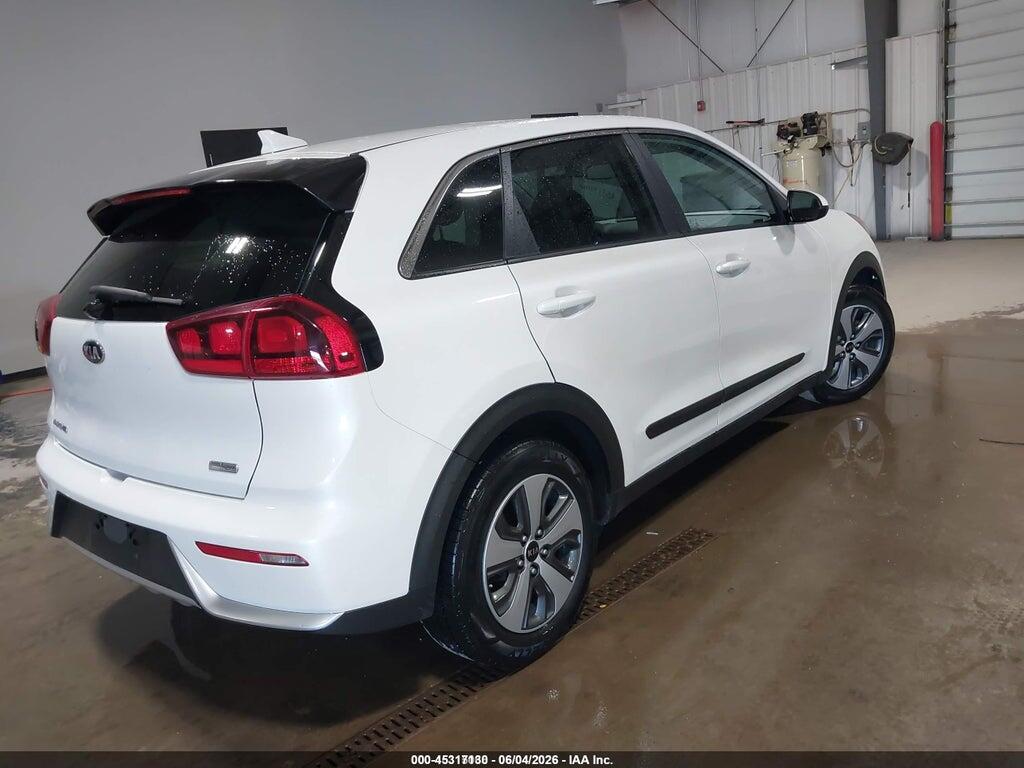 KNDCB3LC2J5140411 2018 KIA NIRO photo no. 6