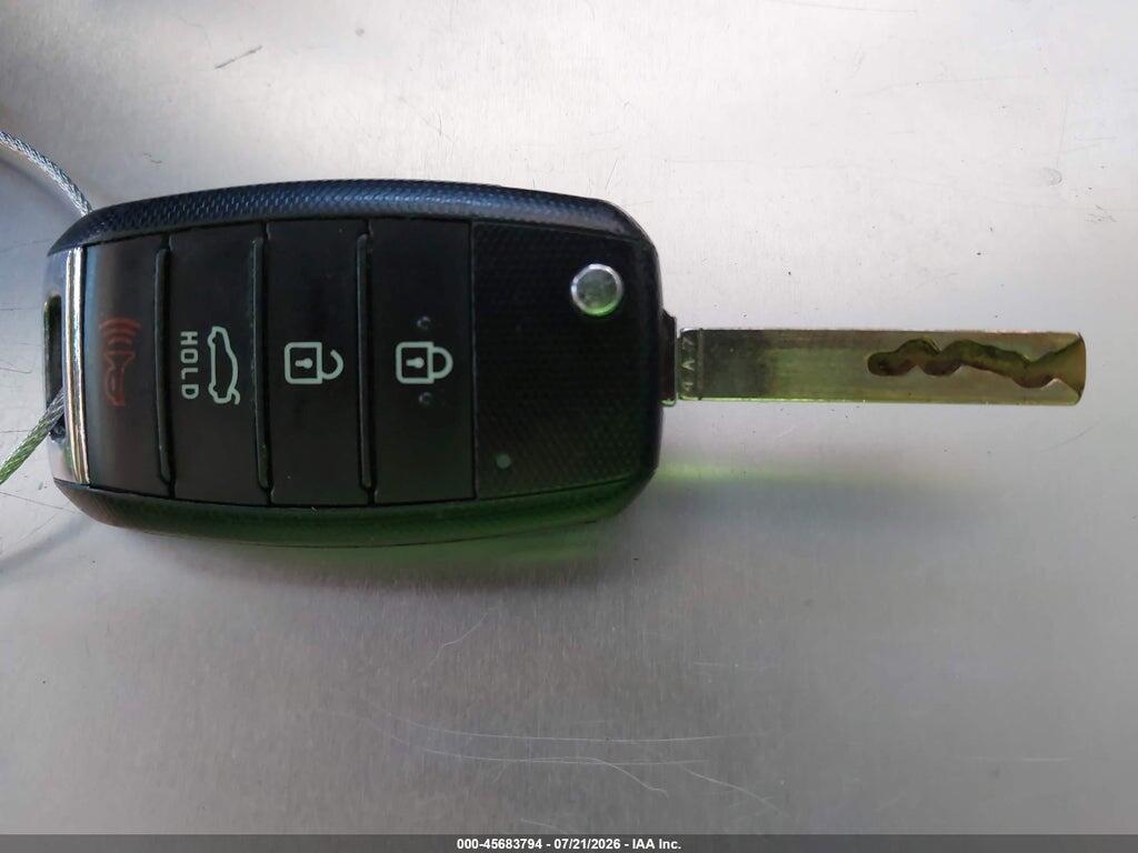 3KPA24AB8JE136827 2018 KIA RIO photo no. 11