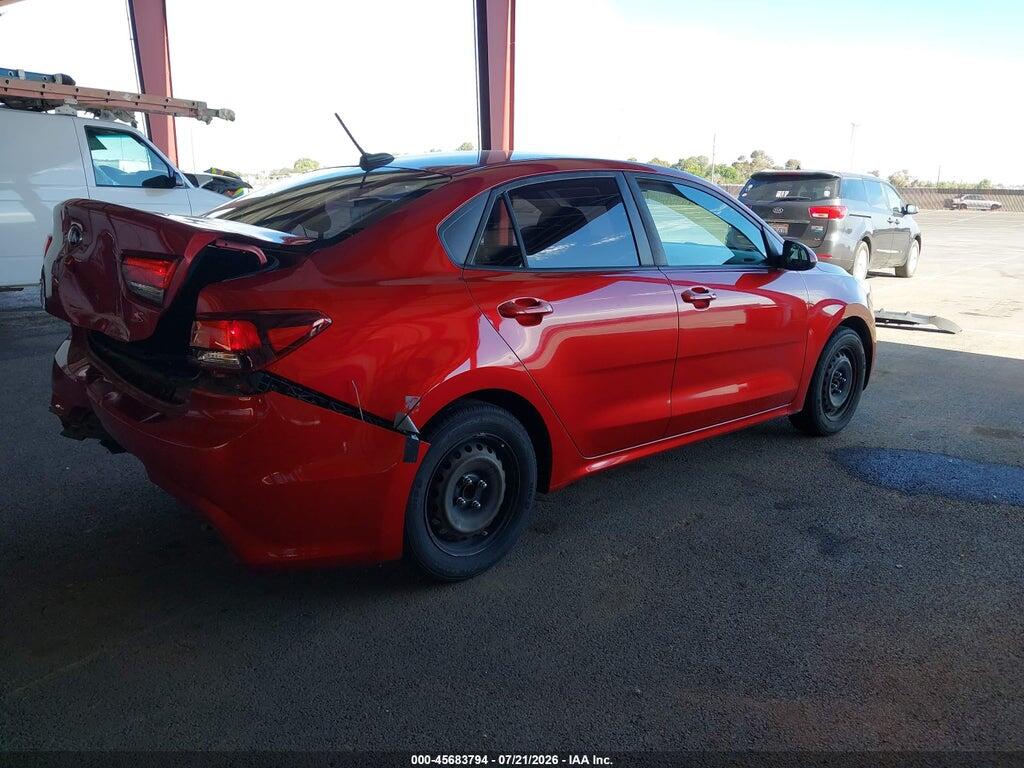 3KPA24AB8JE136827 2018 KIA RIO photo no. 4