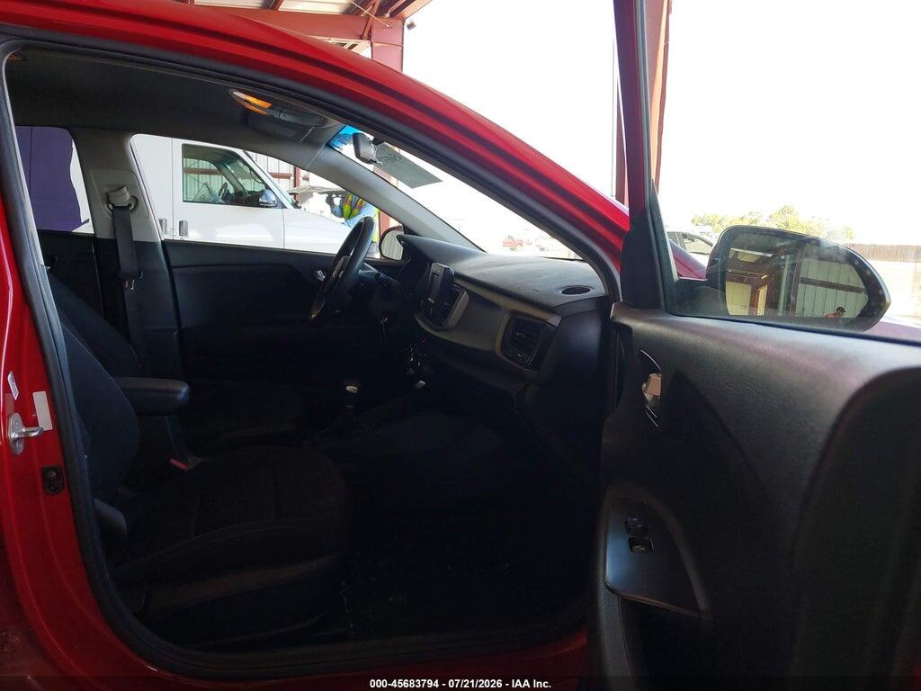 3KPA24AB8JE136827 2018 KIA RIO photo no. 5