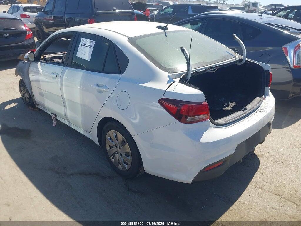 3KPA24AB8JE077813 2018 KIA RIO photo no. 3