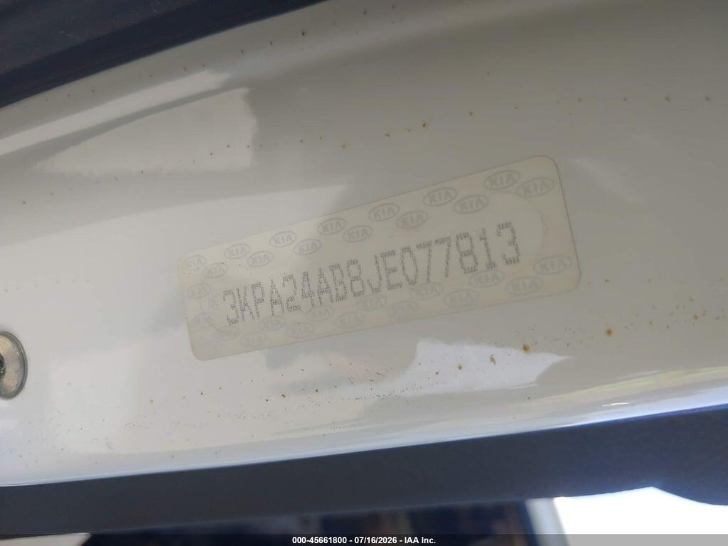 3KPA24AB8JE077813 2018 KIA RIO photo no. 9