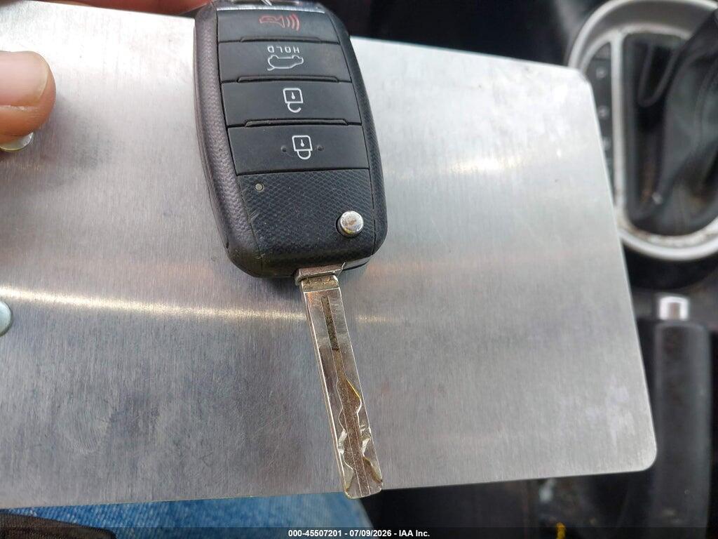 KNDJP3A55J7901868 2018 KIA SOUL photo no. 11
