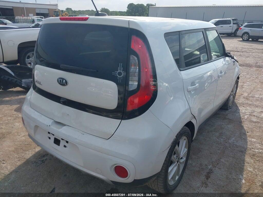 KNDJP3A55J7901868 2018 KIA SOUL photo no. 4