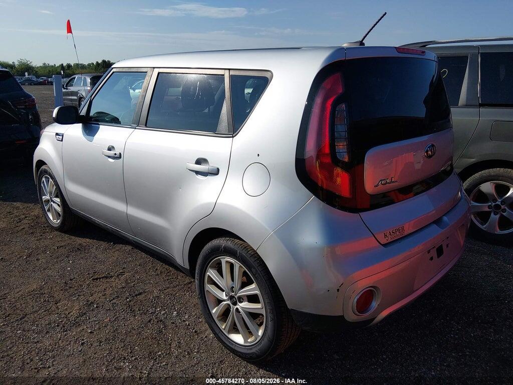 KNDJP3A53J7619633 2018 KIA SOUL photo no. 3