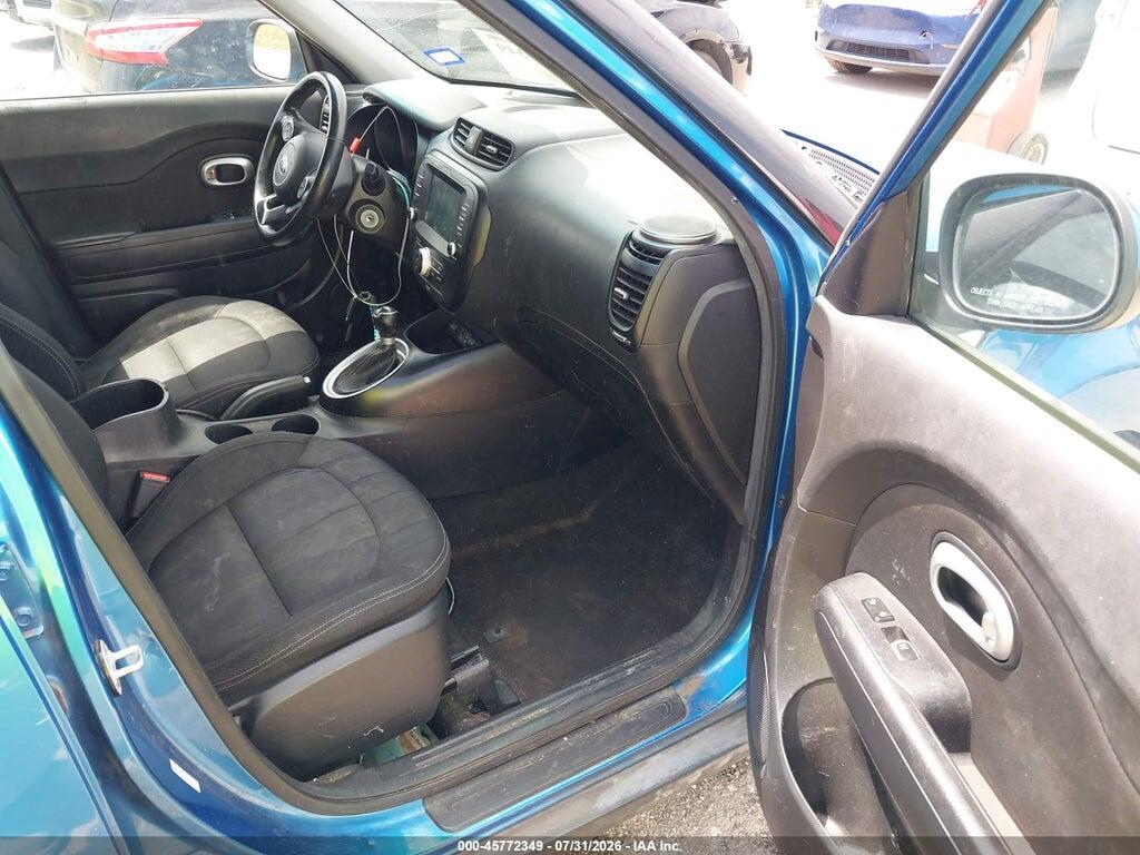 KNDJP3A59J7571653 2018 KIA SOUL photo no. 5