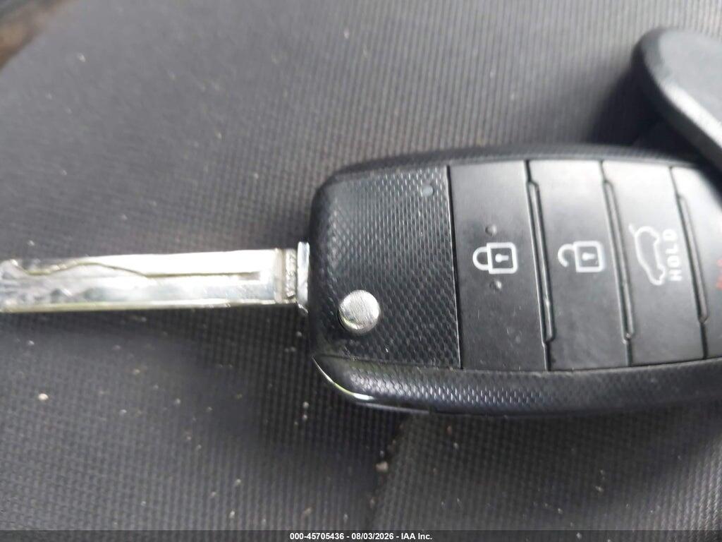 KNDJN2A29K7642938 2019 KIA SOUL photo no. 11