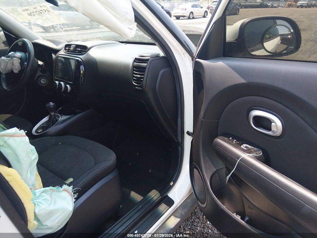 KNDJN2A28J7908030 2018 KIA SOUL photo no. 5