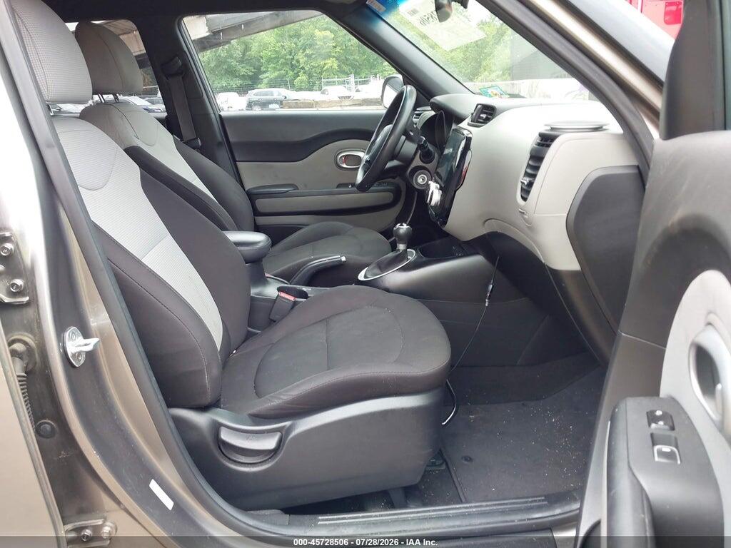 KNDJN2A23J7552196 2018 KIA SOUL photo no. 5