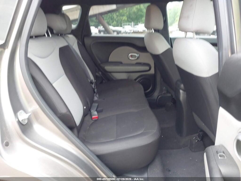 KNDJN2A23J7552196 2018 KIA SOUL photo no. 8