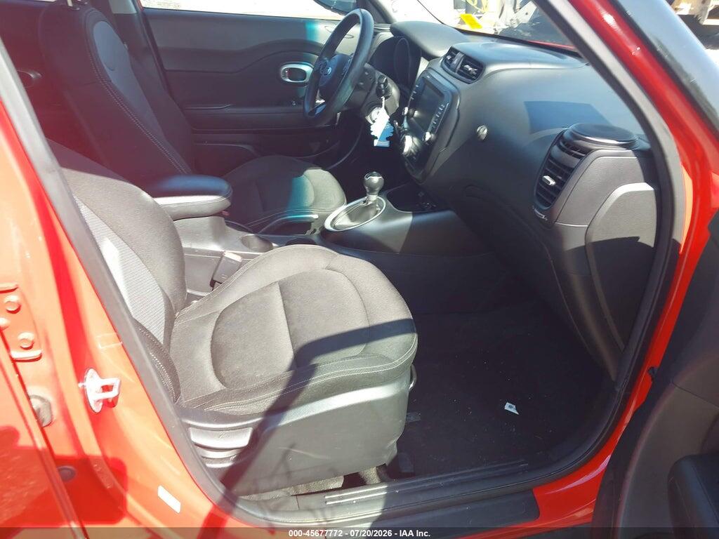 KNDJP3A51J7525511 2018 KIA SOUL photo no. 5