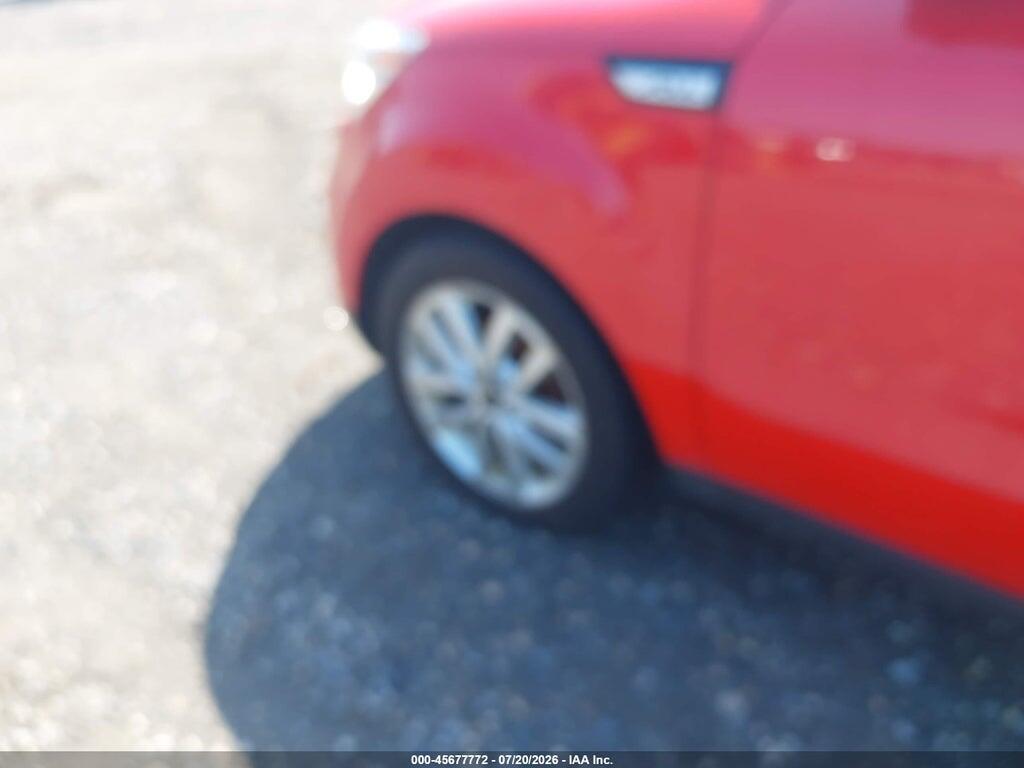 KNDJP3A51J7525511 2018 KIA SOUL photo no. 6