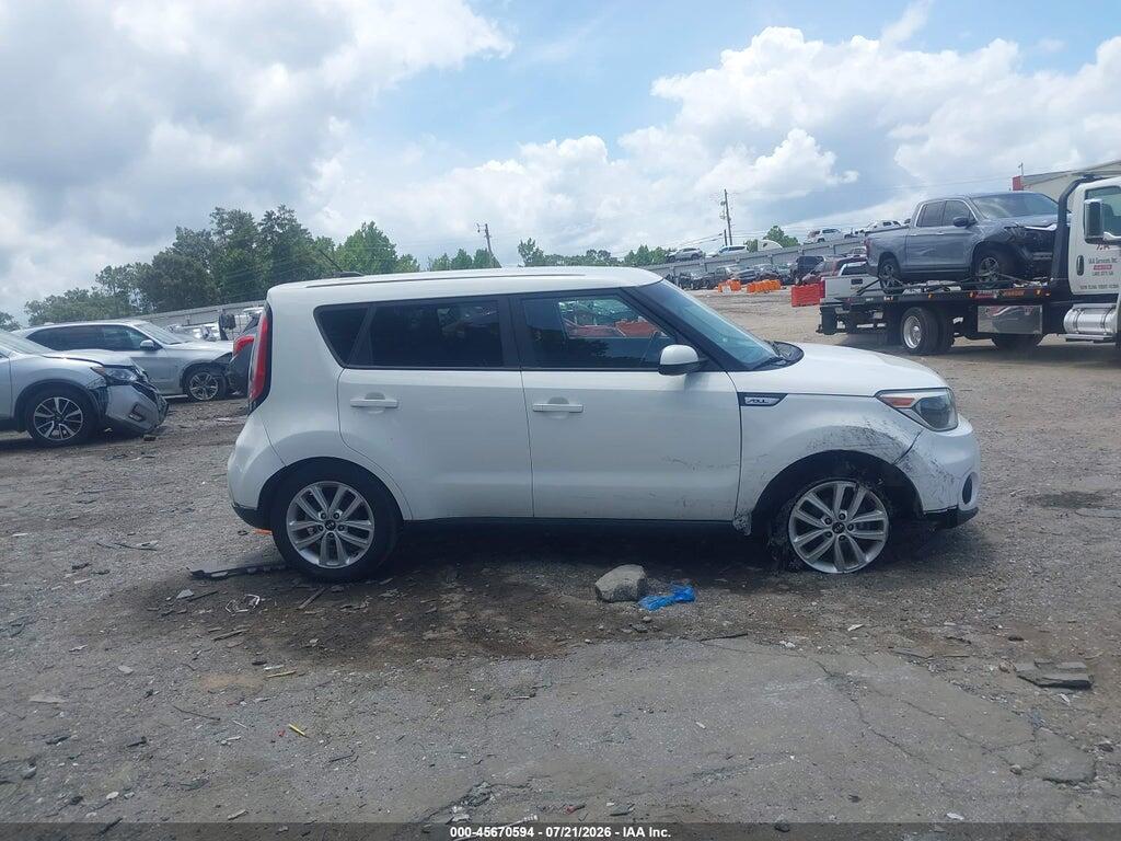 KNDJP3A55J7600632 2018 KIA SOUL photo no. 12