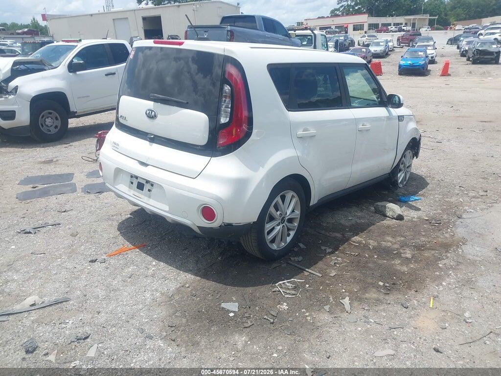 KNDJP3A55J7600632 2018 KIA SOUL photo no. 4