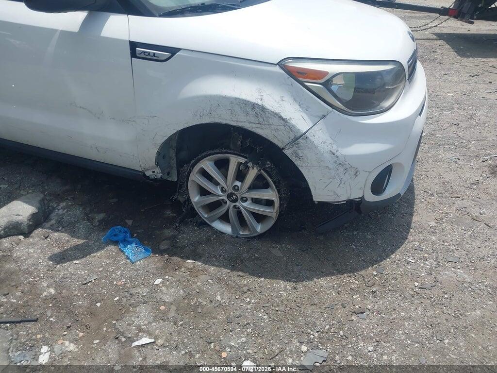 KNDJP3A55J7600632 2018 KIA SOUL photo no. 6