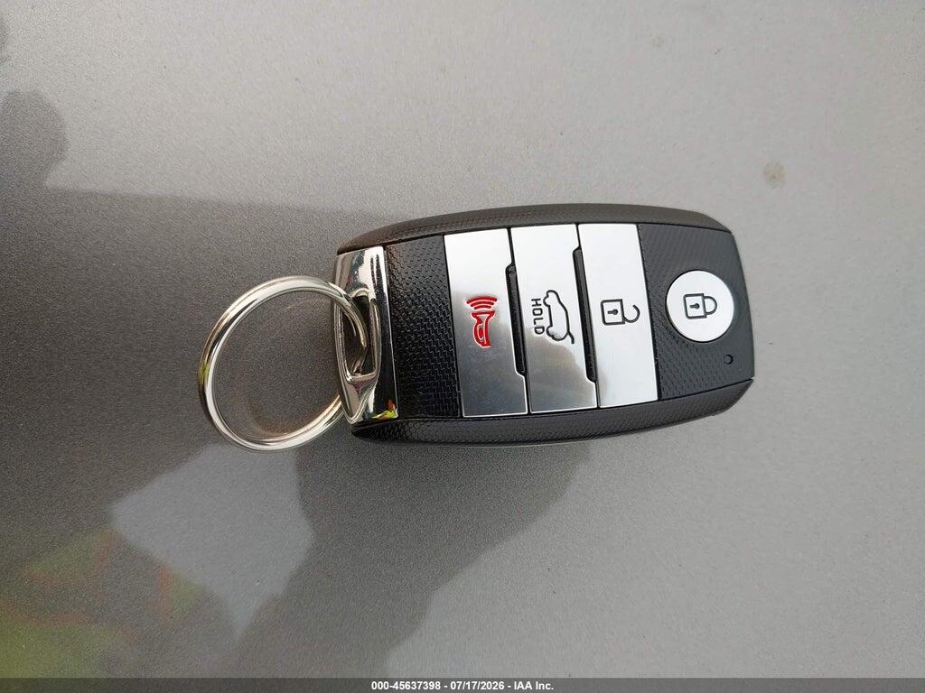 KNDJX3AA2J7515468 2018 KIA SOUL photo no. 11