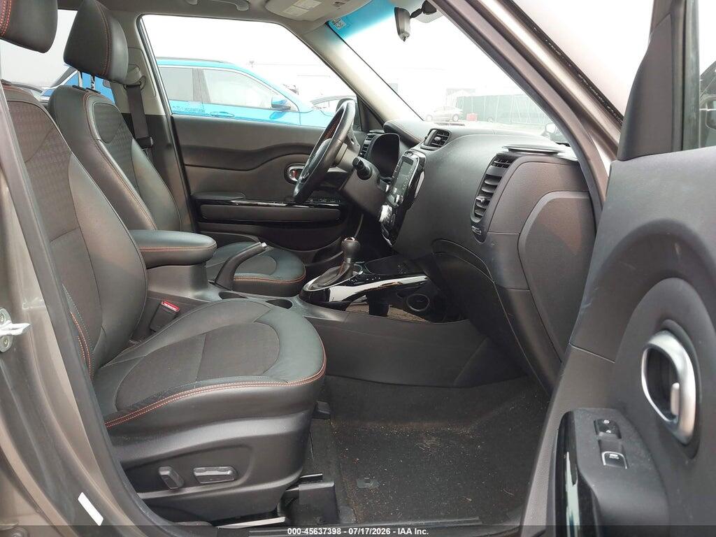 KNDJX3AA2J7515468 2018 KIA SOUL photo no. 5