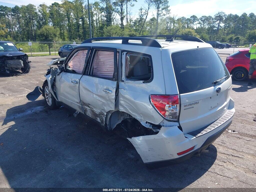 JF2SHAEC8DH438218 2013 SUBARU FORESTER photo no. 3