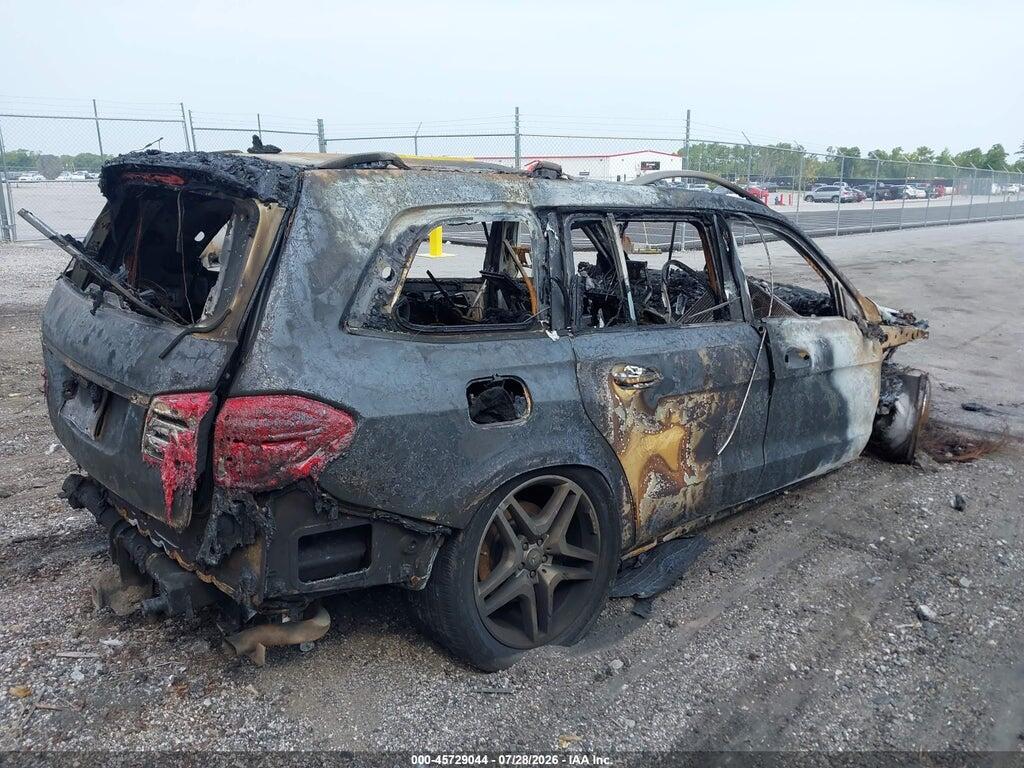 4JGDF7DEXFA533499 2015 MERCEDES-BENZ GL 550 photo no. 4