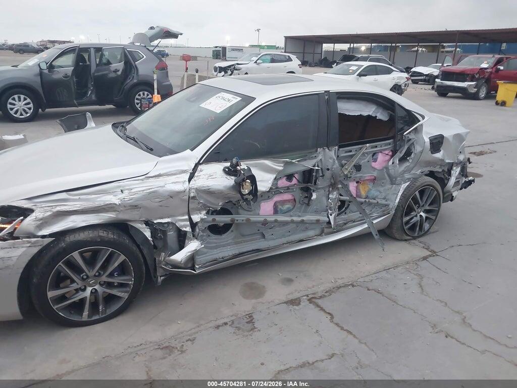 JTHC81D22K5034243 2019 LEXUS IS 300 photo no. 6