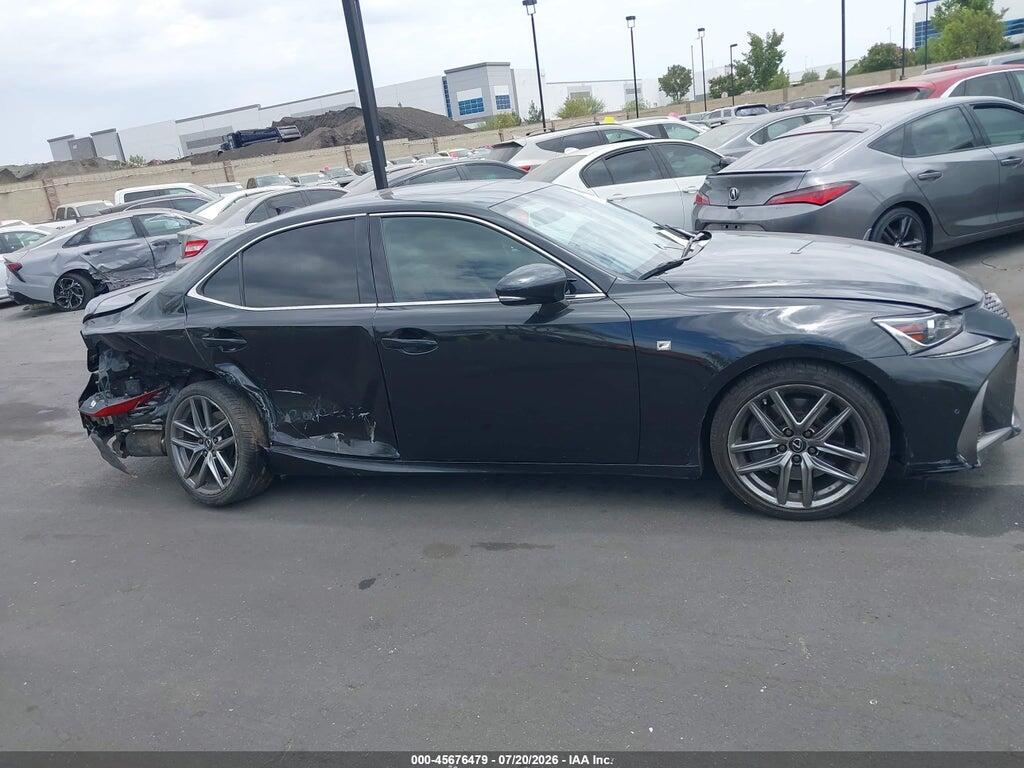 2019 LEXUS IS 300 — Фото 14 из 16