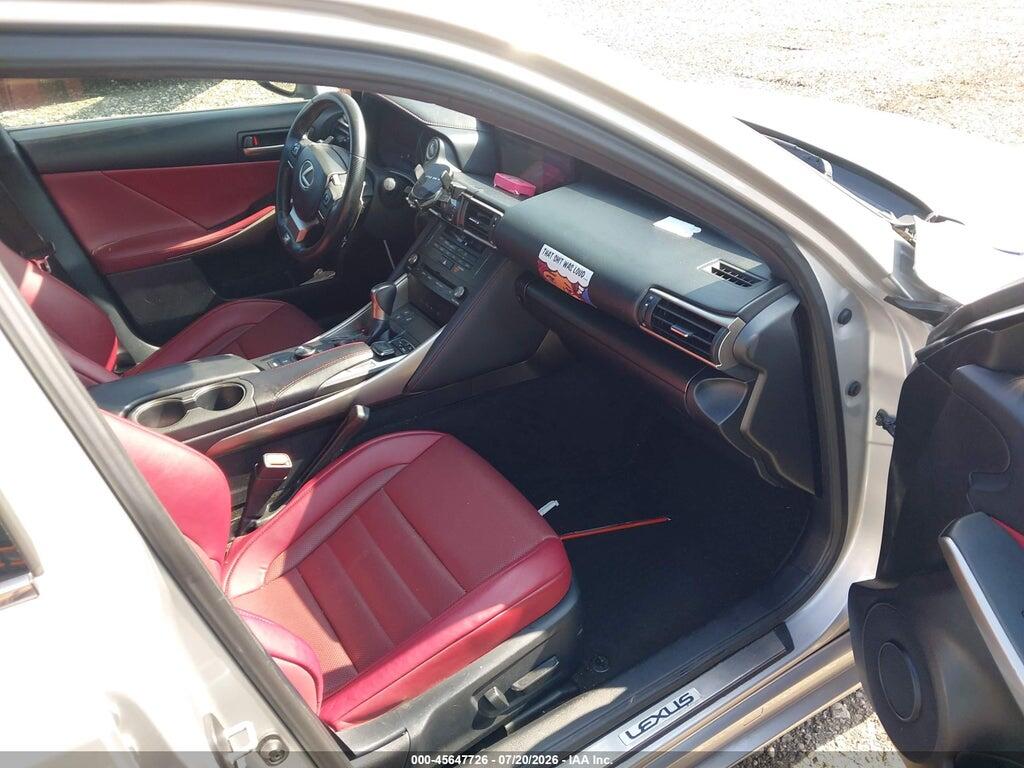 JTHC81D28K5037454 2019 LEXUS IS 300 photo no. 5