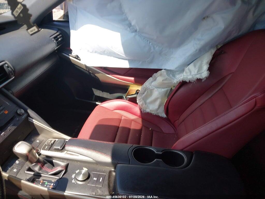 JTHC81D2XK5038069 2019 LEXUS IS 300 photo no. 5
