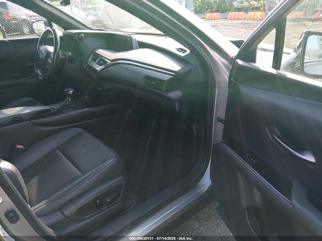 JTHY3JBH6K2000786 2019 LEXUS UX 200 photo no. 5