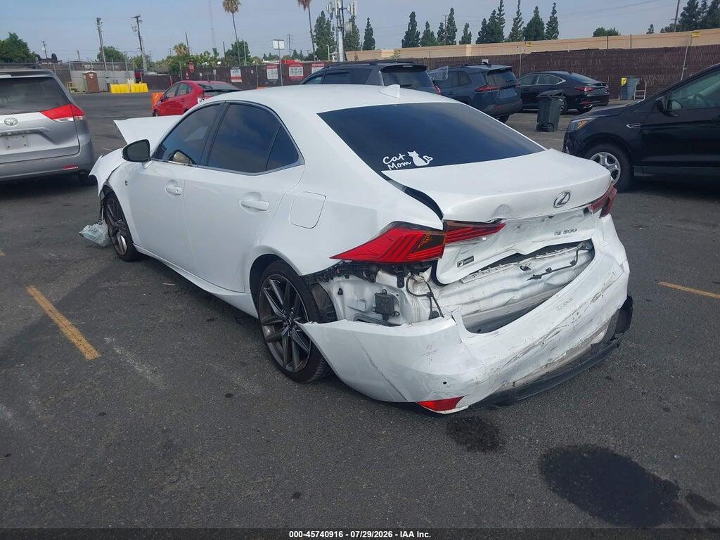 JTHBA1D26J5067308 2018 LEXUS IS 300 photo no. 3