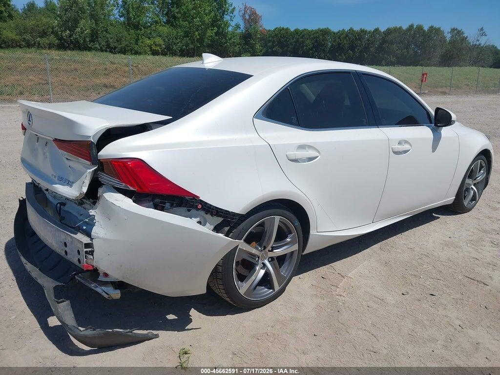 JTHC81D22J5028487 2018 LEXUS IS 300 photo no. 4