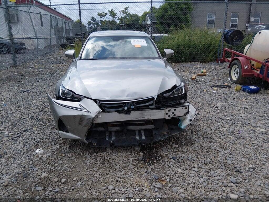 JTHC81D2XJ5031914 2018 LEXUS IS 300 photo no. 12