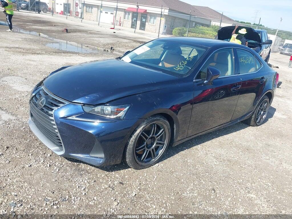 JTHC81D25J5030475 2018 LEXUS IS 300 photo no. 2