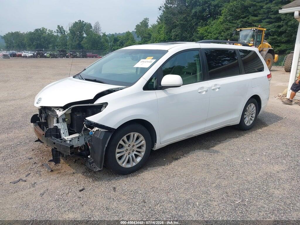 5TDYK3DC2DS376284 2013 TOYOTA SIENNA photo no. 2