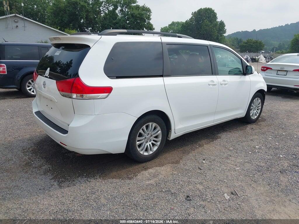 5TDYK3DC2DS376284 2013 TOYOTA SIENNA photo no. 4