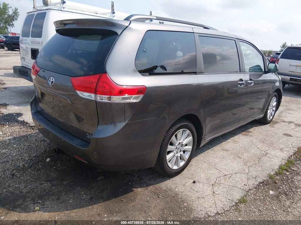 5TDDK3DC5DS053796 2013 TOYOTA SIENNA photo no. 4