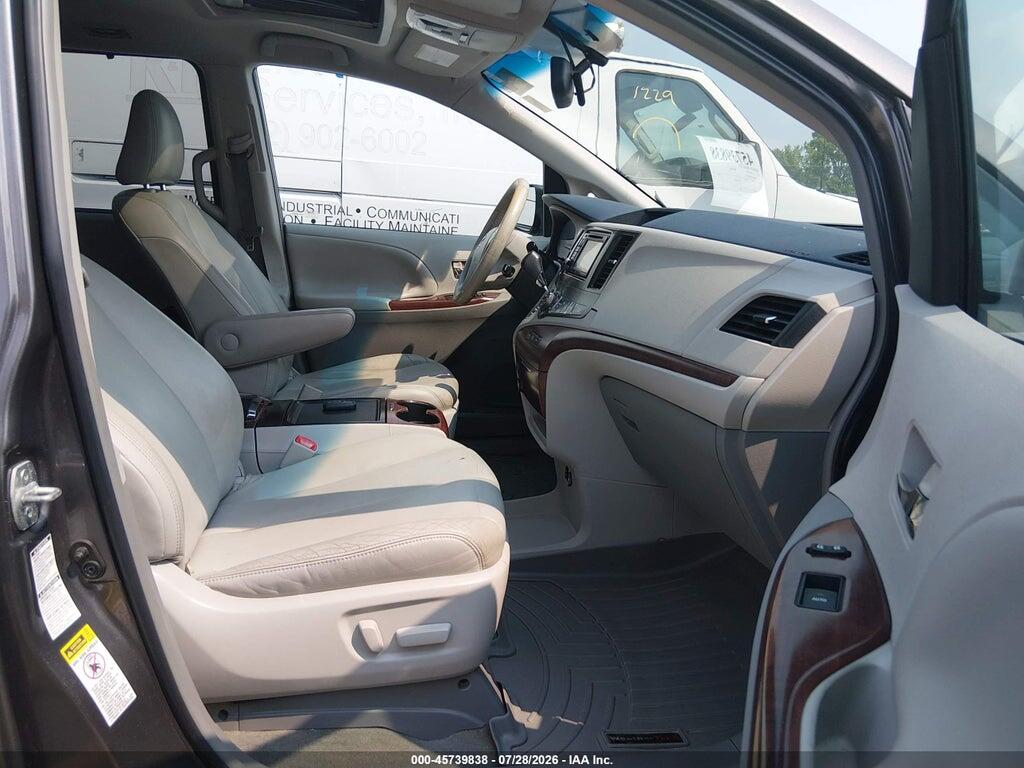 5TDDK3DC5DS053796 2013 TOYOTA SIENNA photo no. 5
