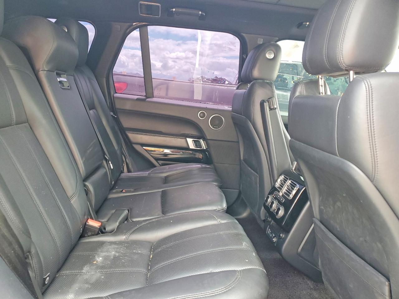 2017 LAND ROVER RANGE ROVER HSE — Фото 11 из 13