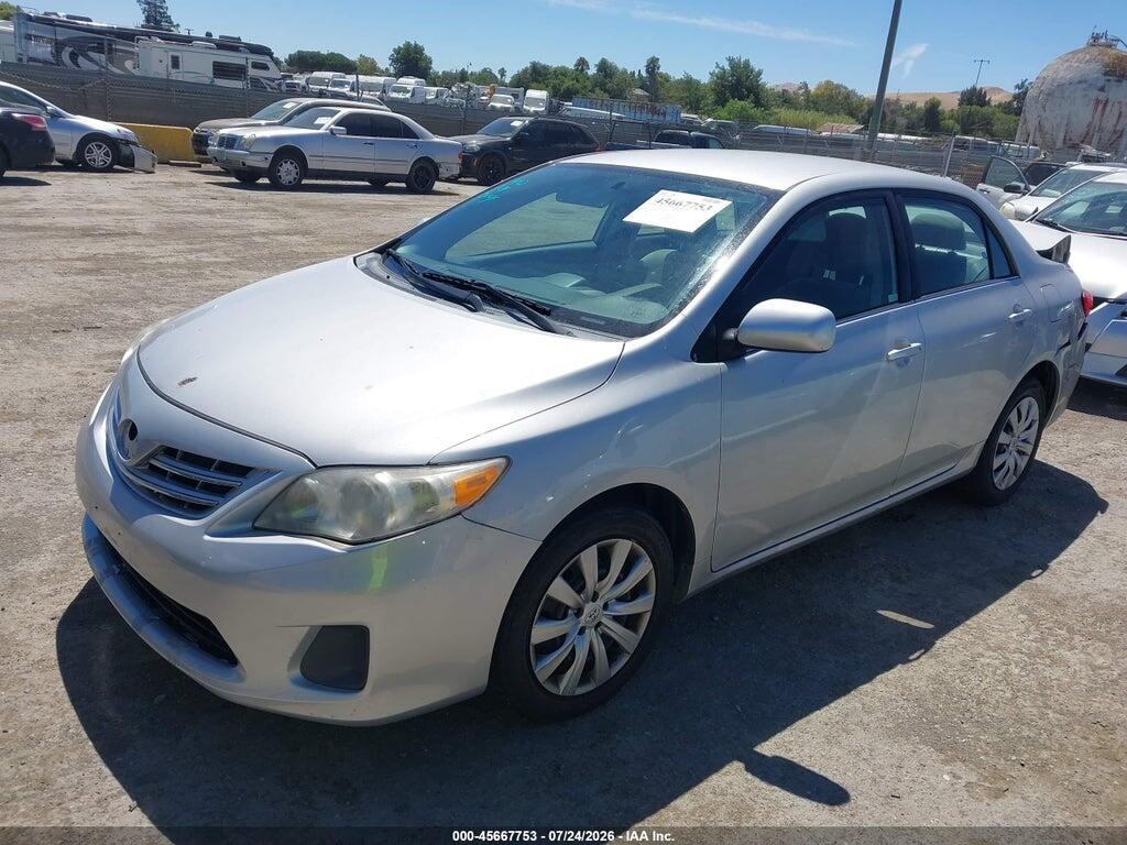 2T1BU4EE1DC086830 2013 TOYOTA COROLLA photo no. 2