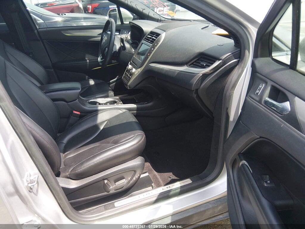 5LMCJ1C92KUL44797 2019 LINCOLN MKC photo no. 5