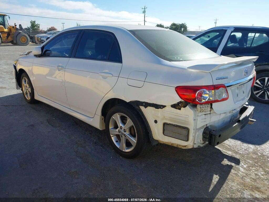 2T1BU4EE3DC944282 2013 TOYOTA COROLLA photo no. 3