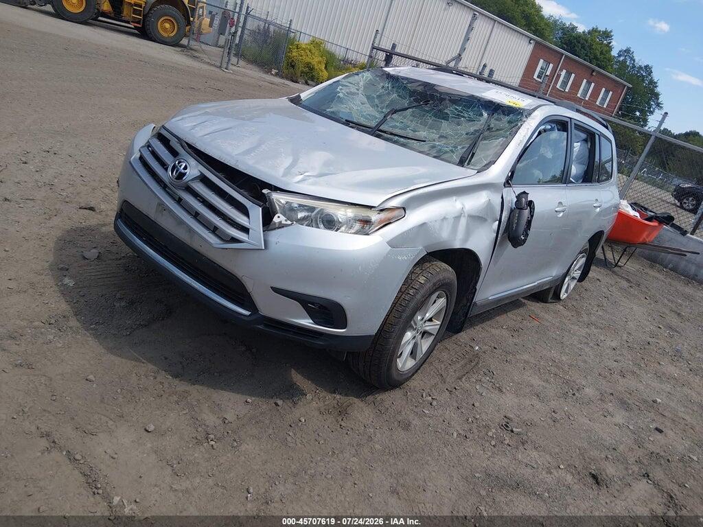 5TDBK3EH6DS252129 2013 TOYOTA HIGHLANDER photo no. 2